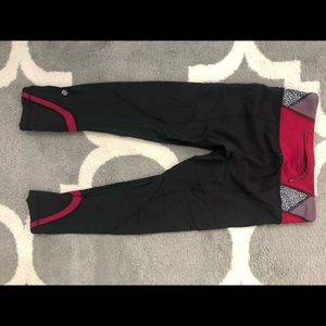 Red/purple cropped Lululemon leggings